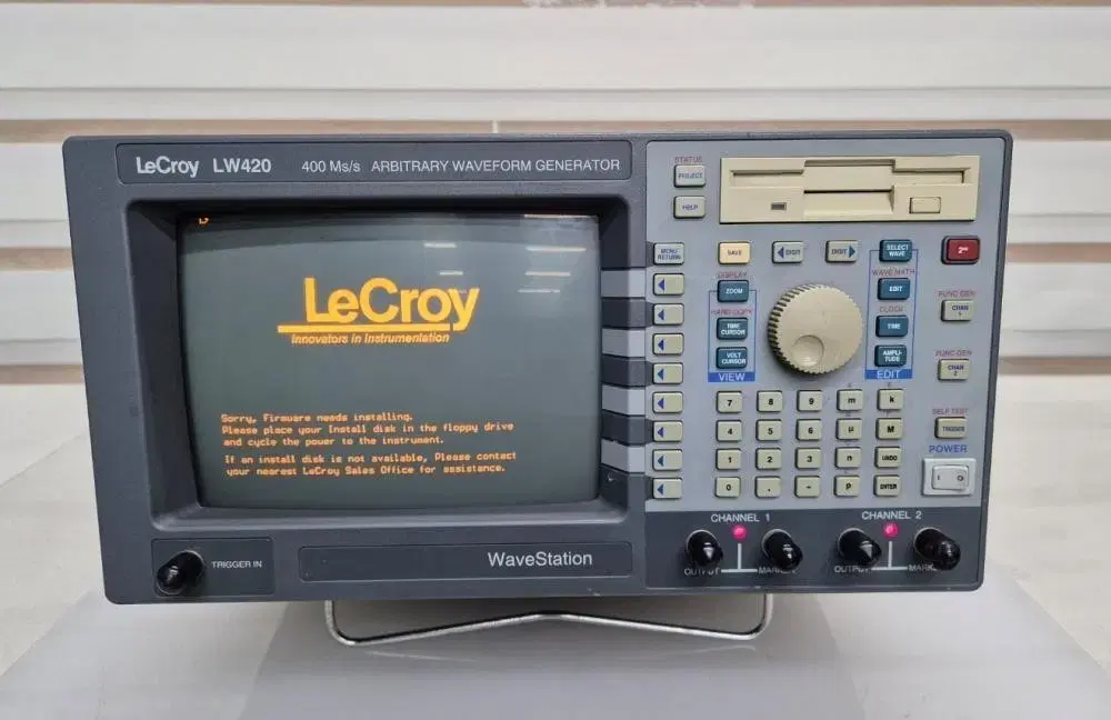 LECROY LW420 400Ms/s 임의파형발생기.